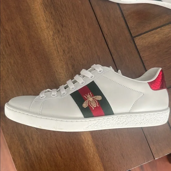 GUCCI Ace Bee Embroidered White
Leather Sneakers - Picture 2 of 16